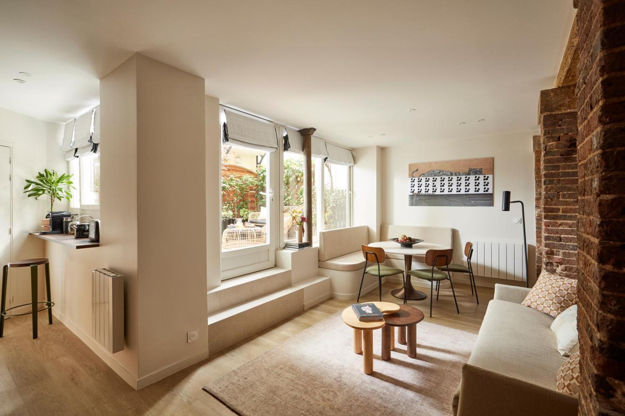 Appartamento Stylish 2Br & 2Ba With Private Terrace Parigi Esterno foto