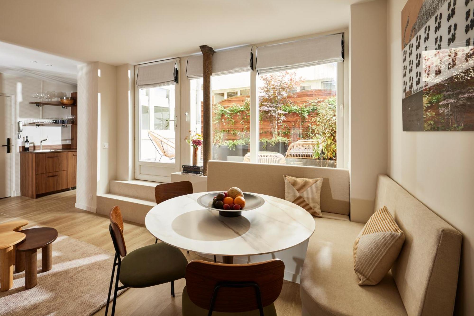 Appartamento Stylish 2Br & 2Ba With Private Terrace Parigi Esterno foto