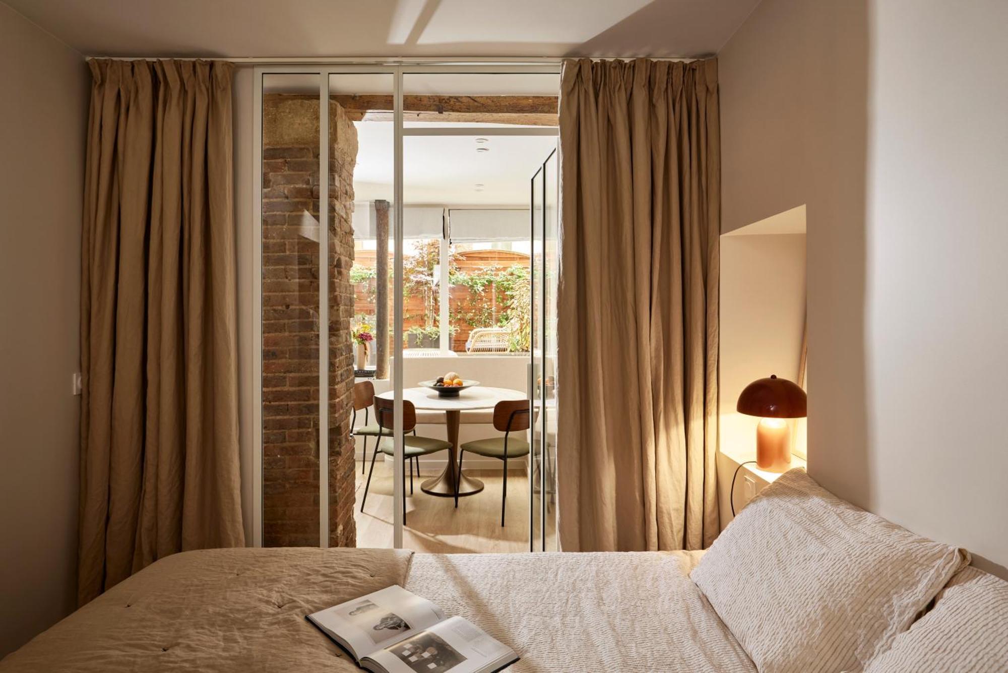 Appartamento Stylish 2Br & 2Ba With Private Terrace Parigi Esterno foto